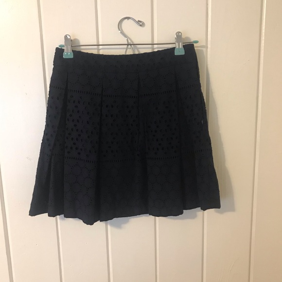 EUC Banana Republic Pleated Eyelet mini skirt 00P - Picture 3 of 8